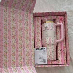 NWT Stanley x LoveShackFancy Blooming Heirloom Quencher H2.0 Tumbler 40 oz.